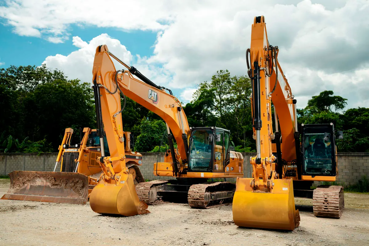Excavadoras disponibles para renta
